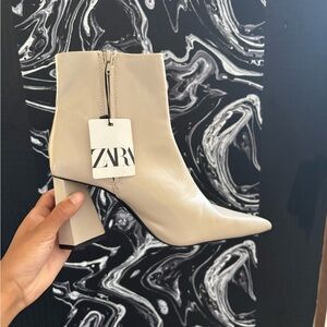 Zara Women's Beige Heeled Boots